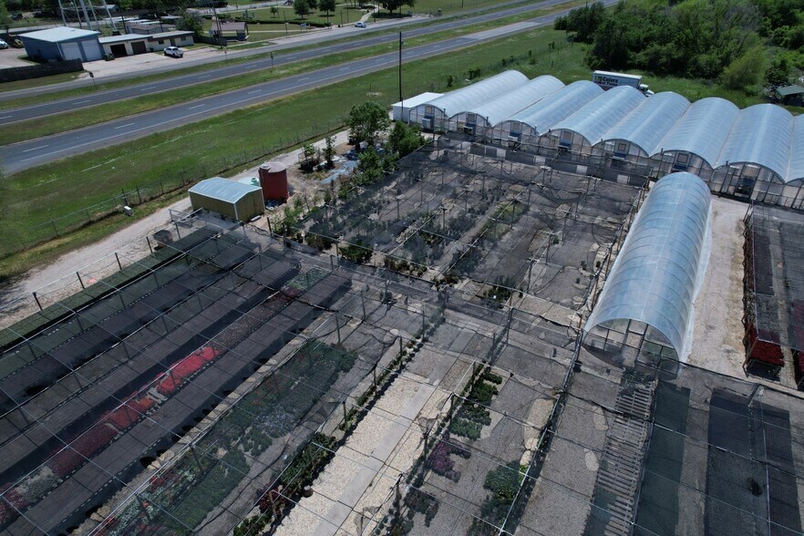 More Photos Of 804 N Lacy Dr, Waco Garden Center For Sale