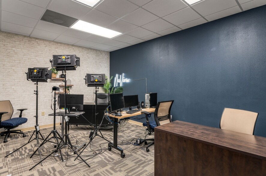 More Photos Of 280 S Ronald Reagan Blvd, Longwood Medical For Sale