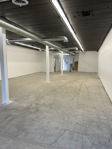 More Photos Of 123 E 43rd St, Chicago Restaurant For Lease