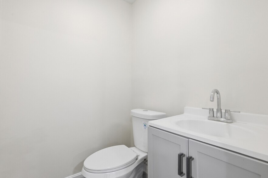 More Photos Of 270 Littleton Rd, Westford Office For Lease