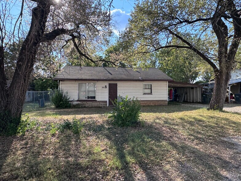 More Photos Of 2012-2020 S Scott St, Sapulpa Apartments For Sale