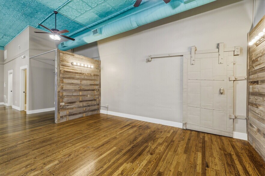 More Photos Of 318 N Chadbourne St, San Angelo Storefront For Sale