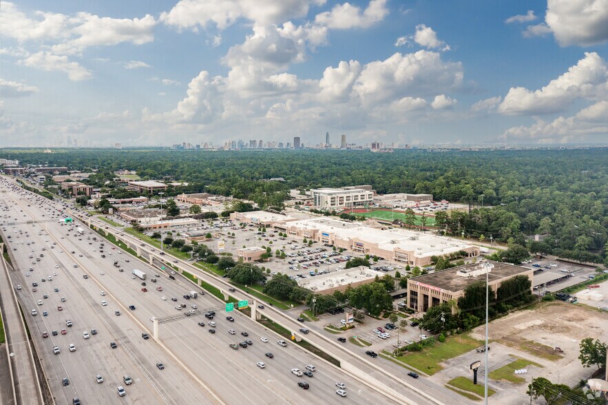 More Photos Of 9575 Katy Fwy, Houston Office For Lease
