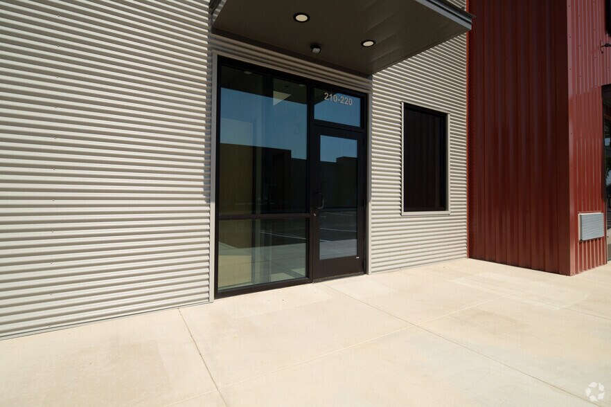 More Photos Of 7001 W. I-10, San Antonio Office For Lease