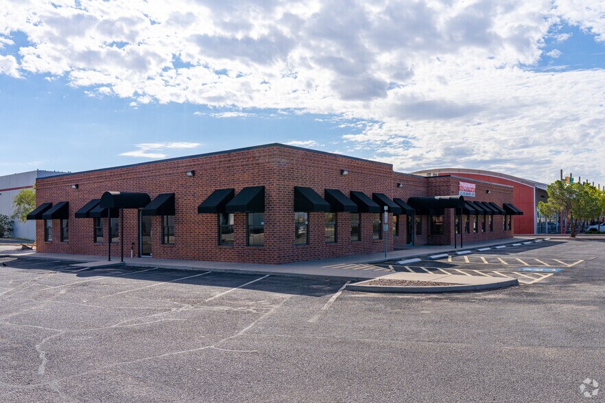 More Photos Of 7108 Airport Rd, El Paso Office For Sale