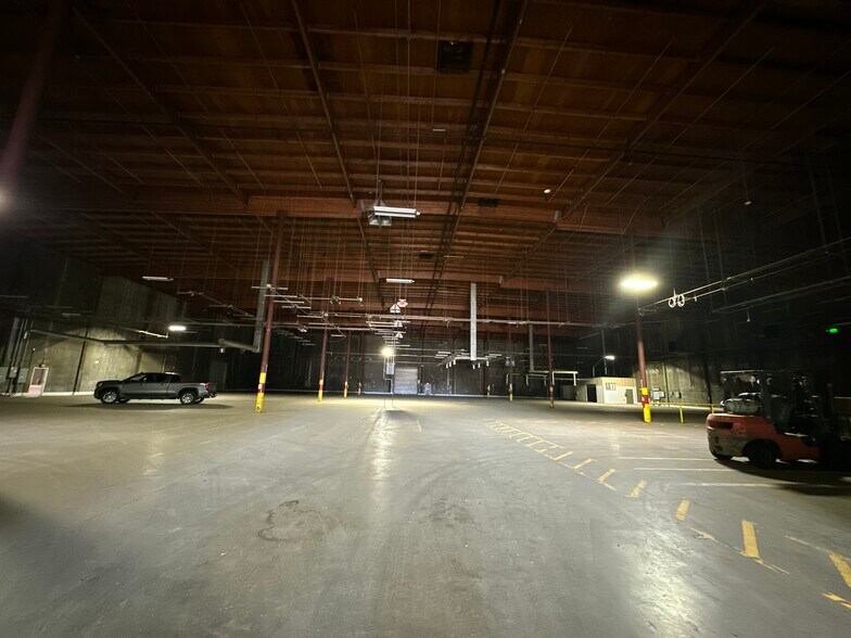 More Photos Of 99 Kentucky Street, Gridley Warehouse For Lease