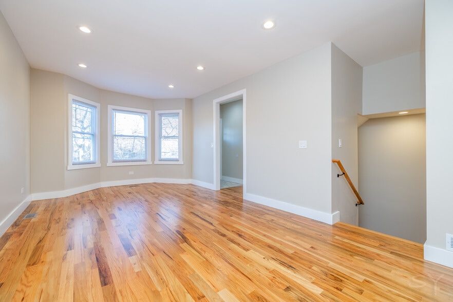 More Photos Of 6129 N Ravenswood Ave, Chicago Multifamily For Sale