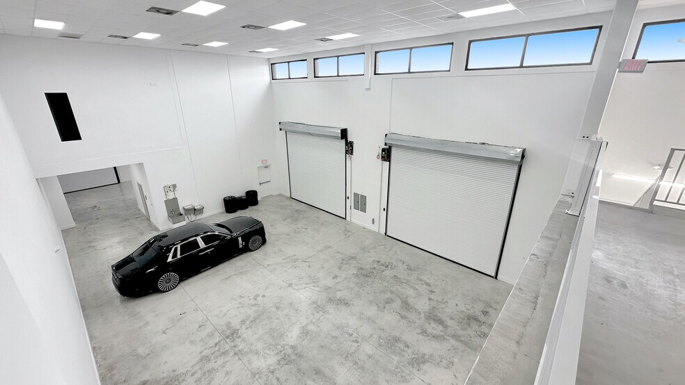 More Photos Of 6700 NE 2nd Ct, Miami Warehouse For Sale