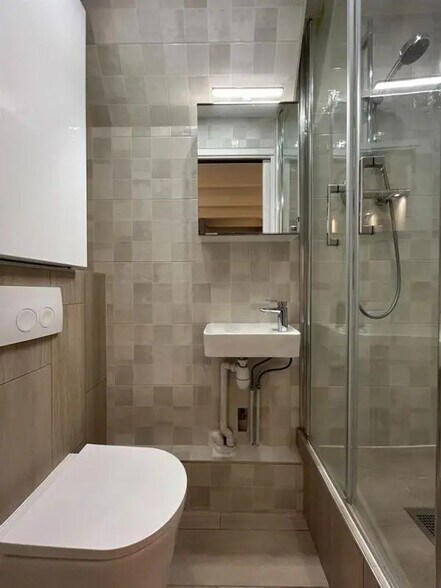 More Photos Of 10 Rue Du Général Bertrand, Paris Office For Sale