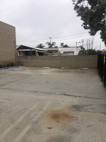 More Photos Of 2014 Placentia Ave, Costa Mesa Manufacturing For Lease