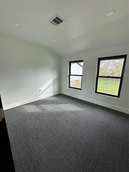 More Photos Of 27320 Ranch Road 12, Dripping Springs Office For Sale