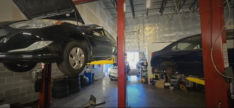 More Photos Of 25280 Pleasant Valley Rd, Chantilly Showroom For Lease