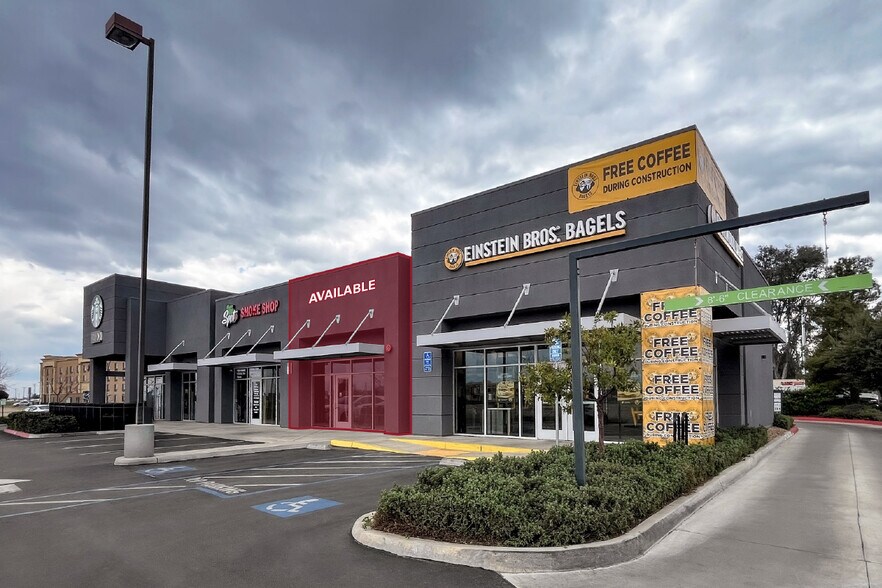More Photos Of 6893 N Golden State Blvd, Fresno Restaurant For Lease