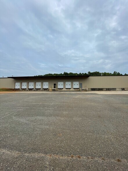 More Photos Of 201 Industrial Park Rd, Lincolnton Warehouse For Lease