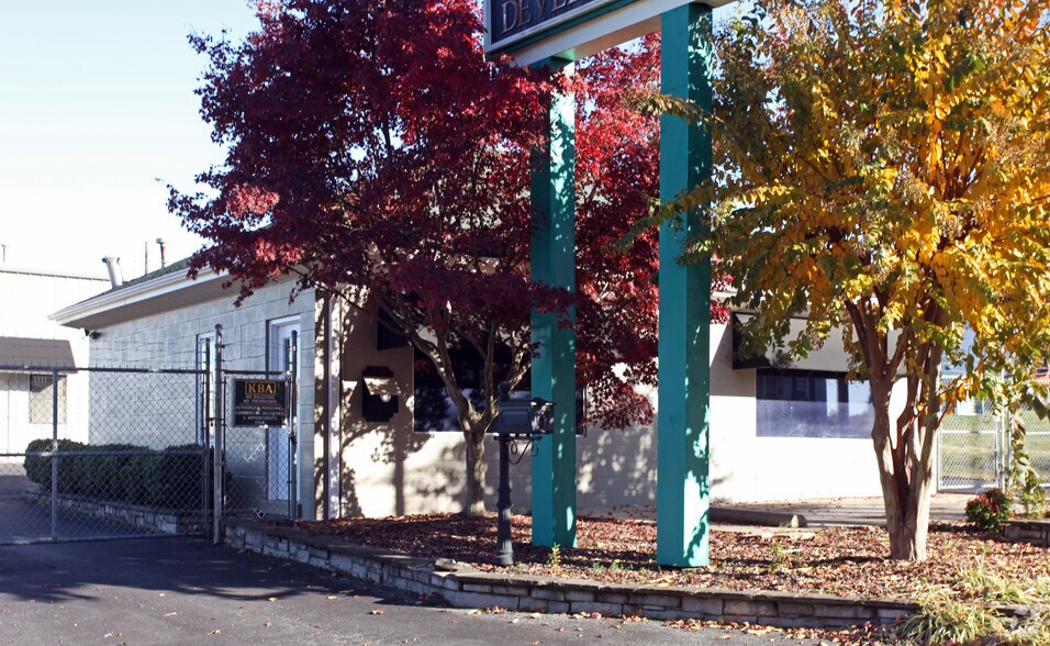 More Photos Of 1111 Willowbrook Dr, Greensboro Light Manufacturing For Sale