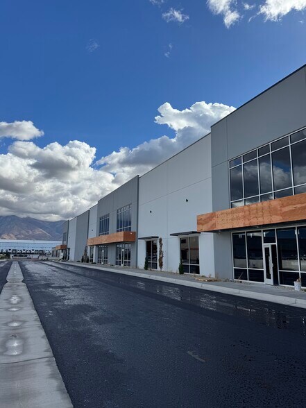 More Photos Of 235 Sugar St, Layton Industrial For Lease