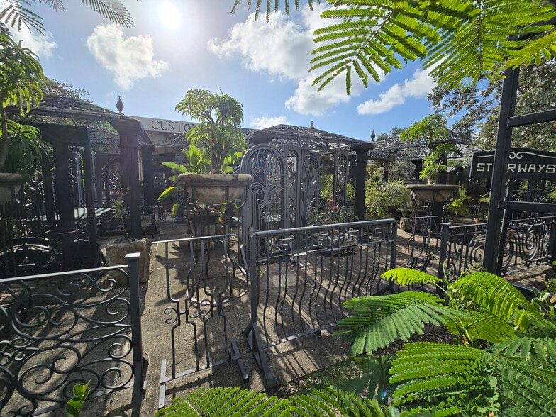 More Photos Of 102 N Federal Hwy, Dania Restaurant For Lease