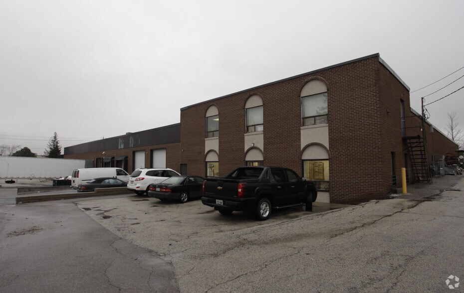 More Photos Of 631 Rivermede Rd, Concord Warehouse For Lease