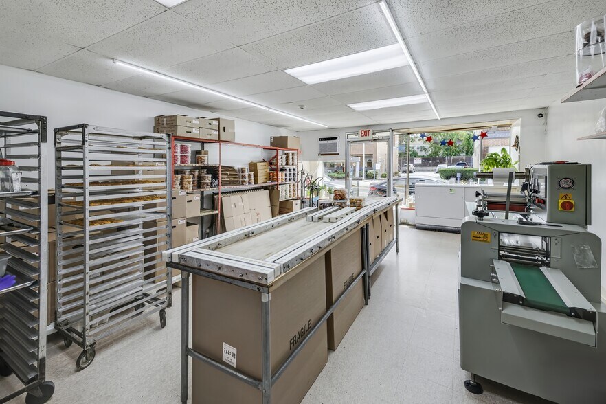 More Photos Of 6813 Park Ave, Guttenberg Storefront Retail Residential For Sale