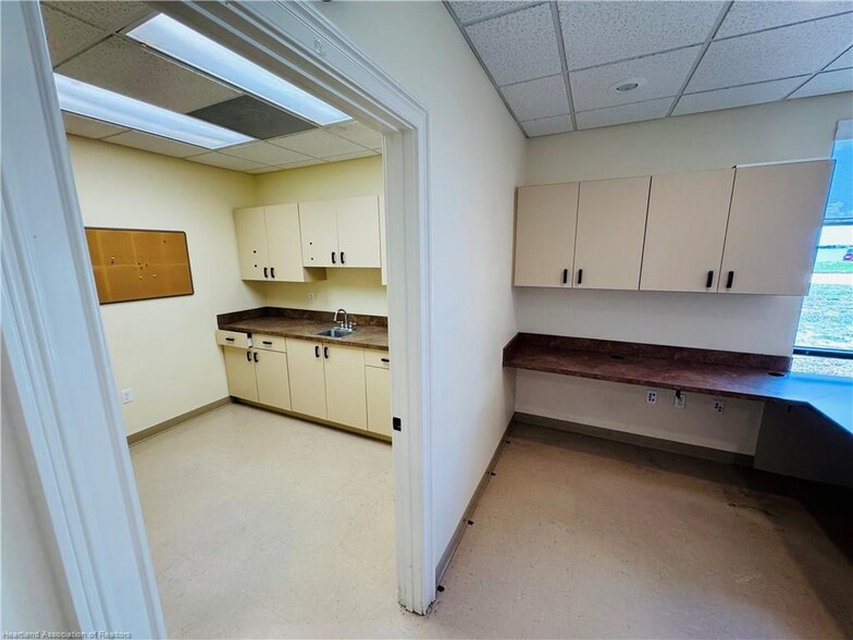 More Photos Of 2237 US Highway 27 S, Sebring Medical For Lease