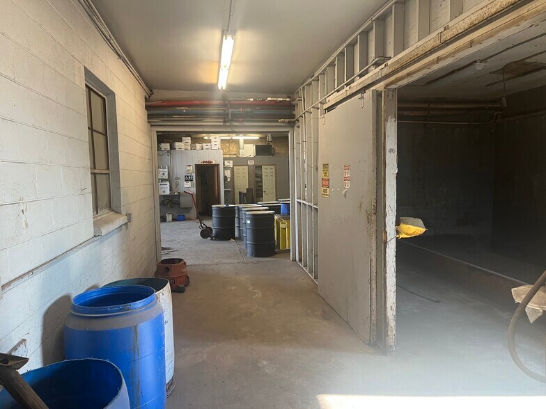 More Photos Of 1012 N 9th Ave, Walla Walla Manufacturing For Sale