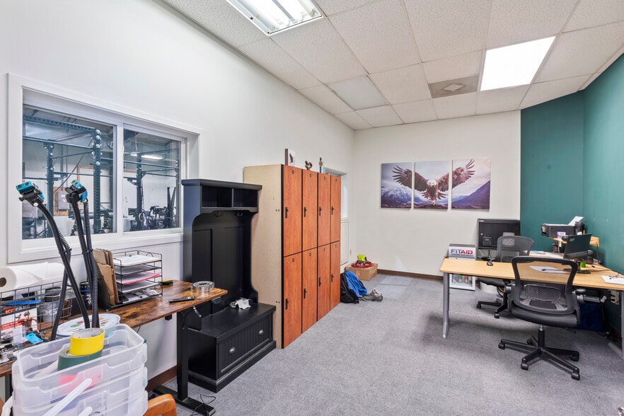 More Photos Of 105 E Cornwell Ln, Purcellville Warehouse For Sale