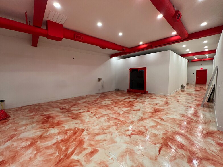 More Photos Of 413 N Moss St, Burbank Light Manufacturing For Sale