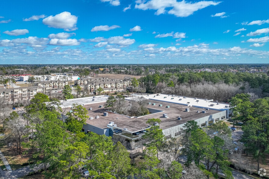 More Photos Of 22001 Northpark Dr, Kingwood Light Manufacturing For Lease