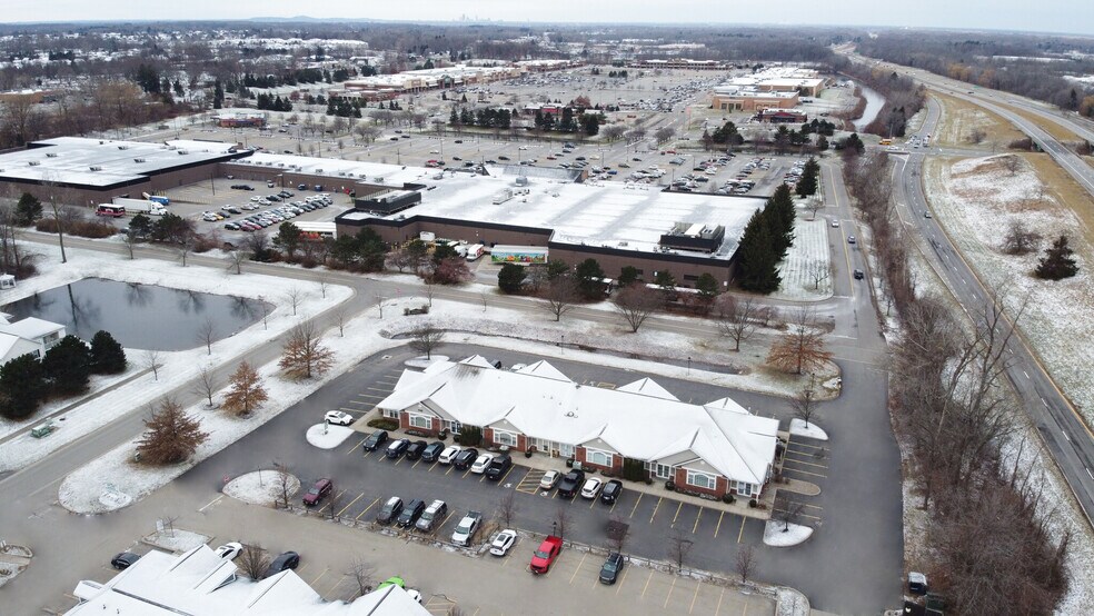 More Photos Of 1110 Crosspointe Ln, Webster Medical For Lease
