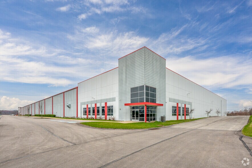 Primary Photo Of 2450 Sweeney Dr, Clinton Warehouse For Lease
