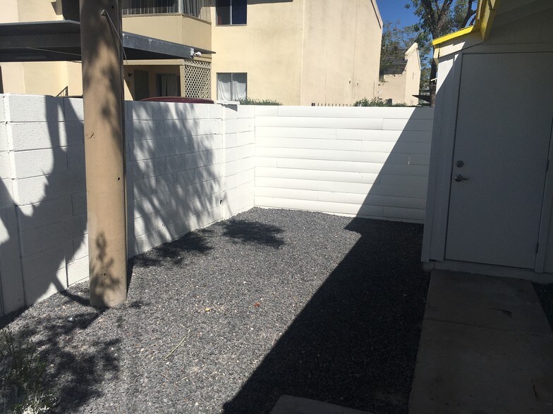 More Photos Of 718 W Hazelwood St, Phoenix Apartments For Sale