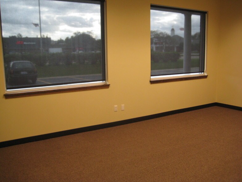 More Photos Of 318-326 Alana Dr, New Lenox Medical For Lease