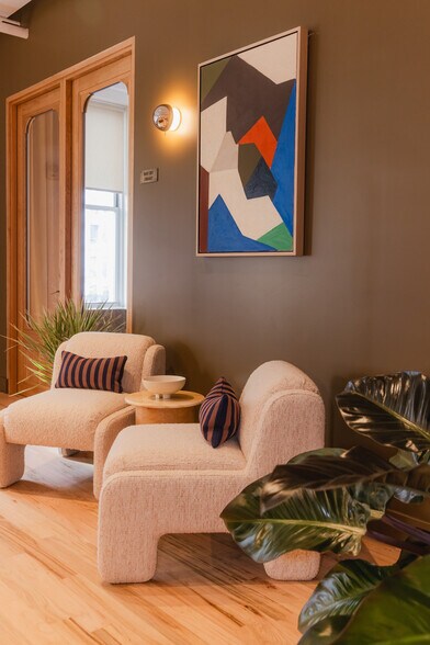 More Photos Of 387 Park Ave S, New York Coworking Space
