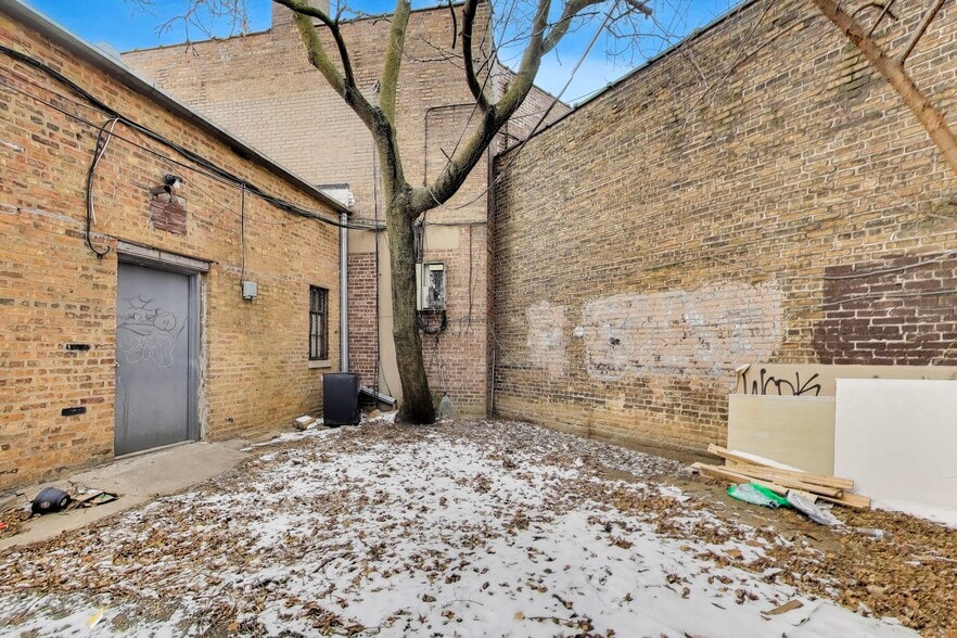 More Photos Of 3426 W Diversey Ave, Chicago Storefront For Lease