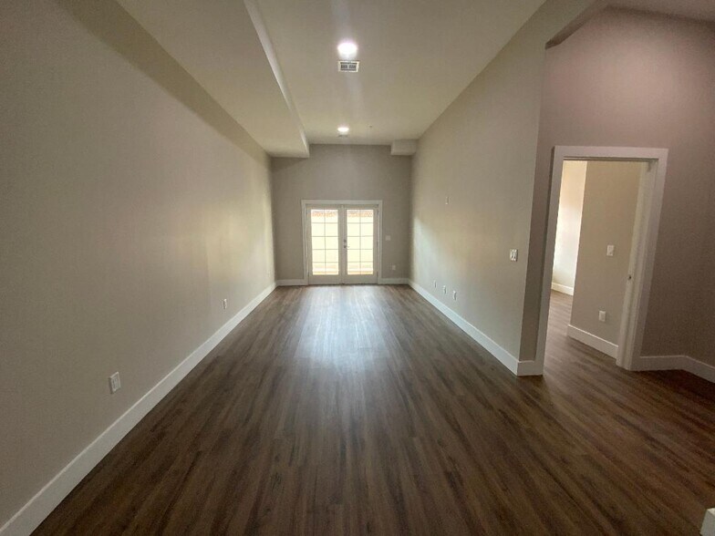More Photos Of 120 Elm St, Newark Apartments For Lease