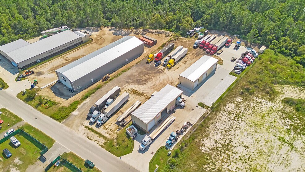More Photos Of 3295 Steel Rail Dr, Bunnell Warehouse For Lease