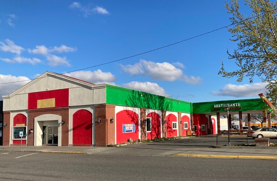 More Photos Of 528 W Clark St, Pasco Restaurant For Sale