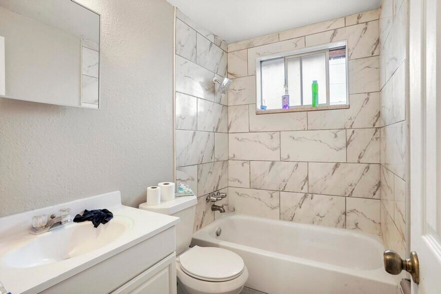 More Photos Of 1100 S Quivas St, Denver Apartments For Sale