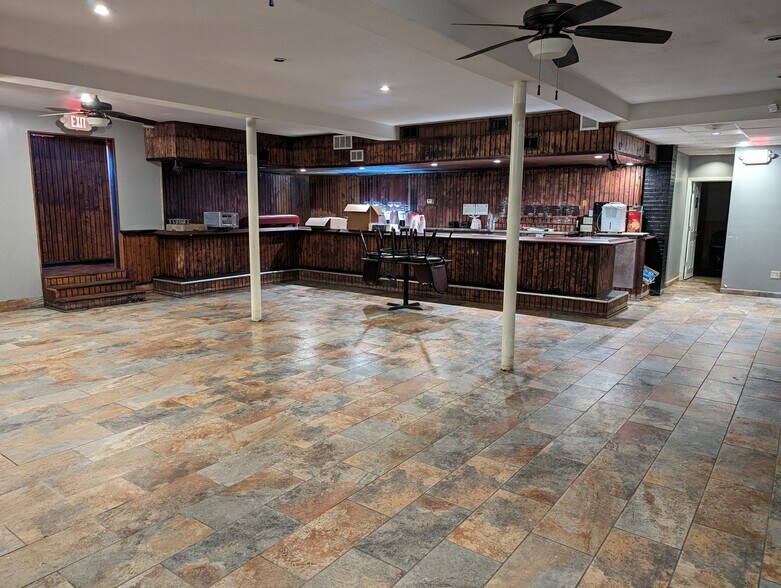 More Photos Of 1572 W 117th St, Lakewood Restaurant For Sale