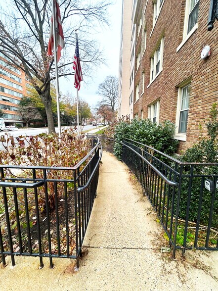 More Photos Of 2807 Connecticut Ave NW, Washington Apartments For Sale