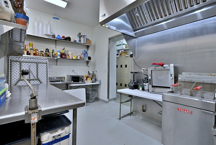 More Photos Of 5319 W Belmont Ave, Chicago General Retail For Sale