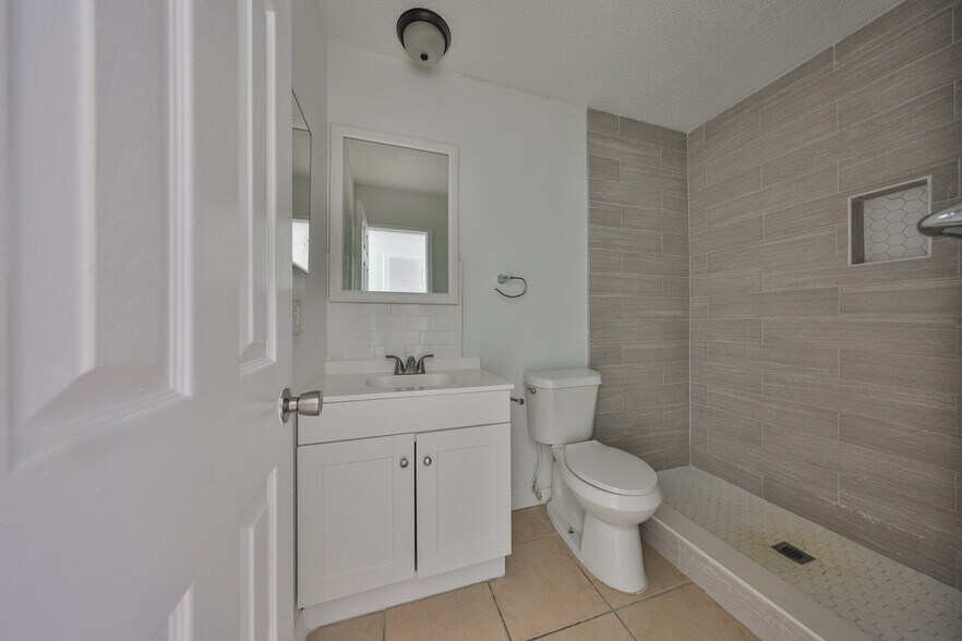 More Photos Of 11708 Balm Riverview Rd, Riverview Apartments For Sale