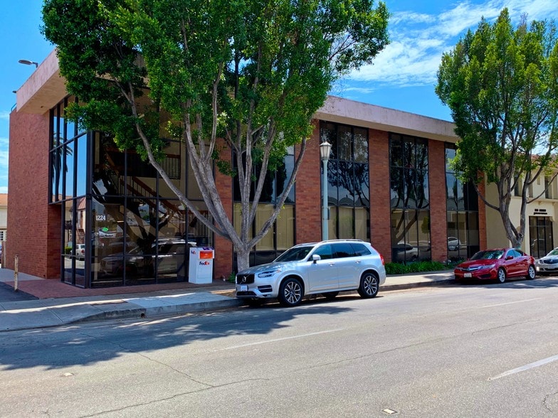 More Photos Of 1224 E Green St, Pasadena Office For Lease
