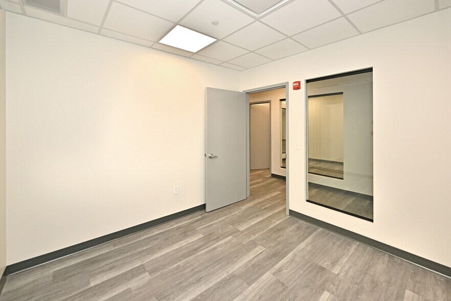More Photos Of 50 Tice Blvd, Woodcliff Lake Office For Lease