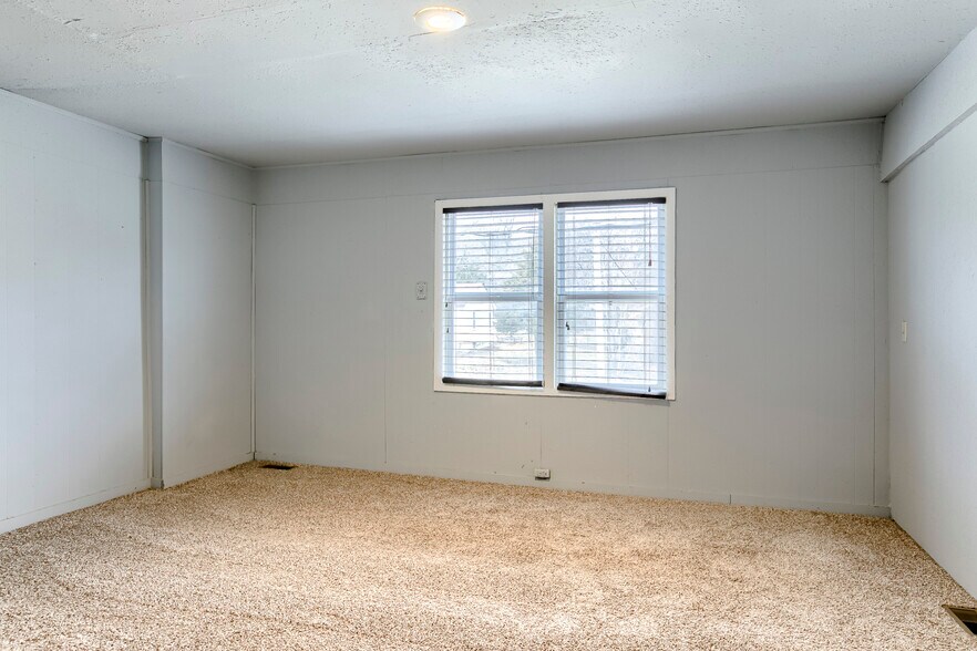 More Photos Of 1127 Merriam Ln, Kansas City Apartments For Sale