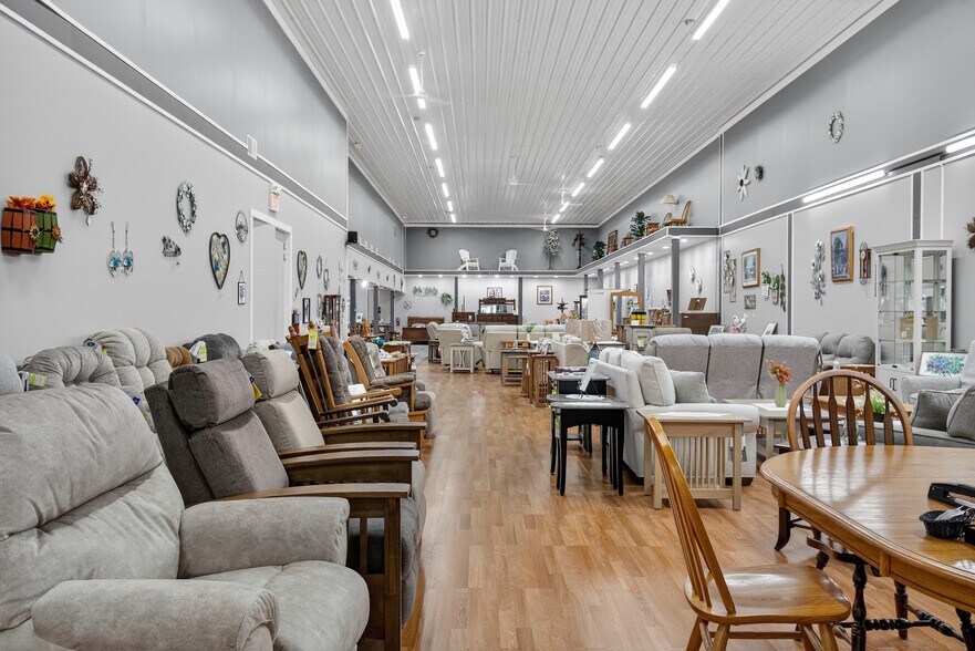 More Photos Of 3530 - 3532 Union St, North Chili Freestanding For Sale