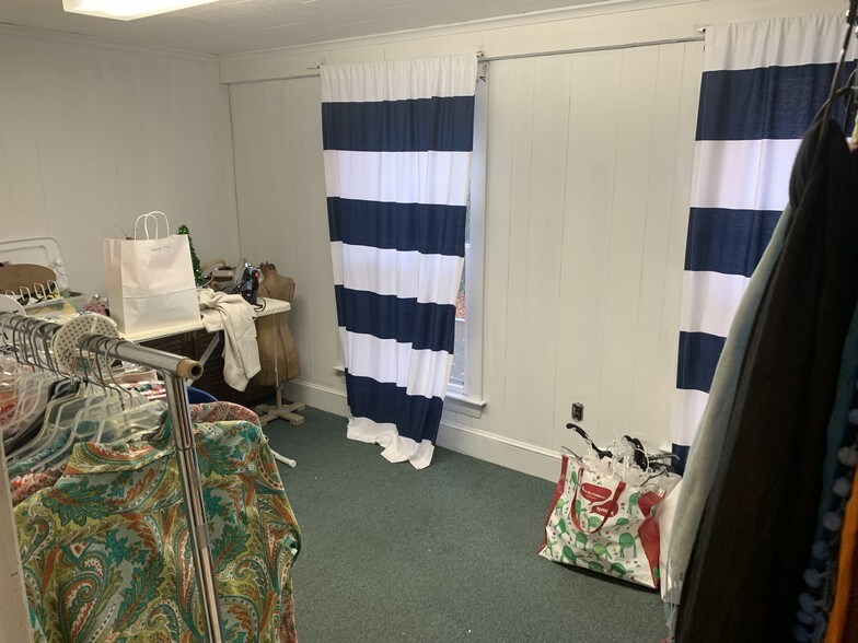 More Photos Of 29-31 North St, Plymouth General Retail For Lease