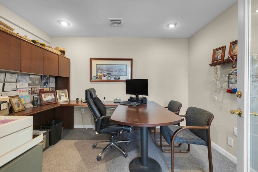 More Photos Of 42 Neal Ct, Plainville Warehouse For Sale