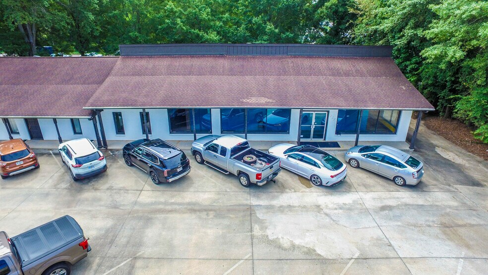 More Photos Of 125-145 E Georgia Ave, Fayetteville Freestanding For Sale