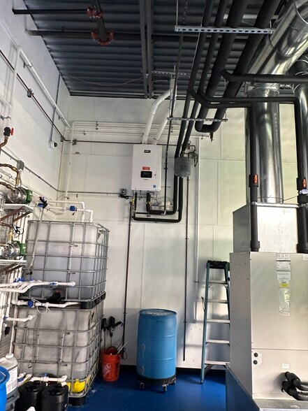 More Photos Of 246 Suffolk Ln, Gardner Manufacturing For Sale